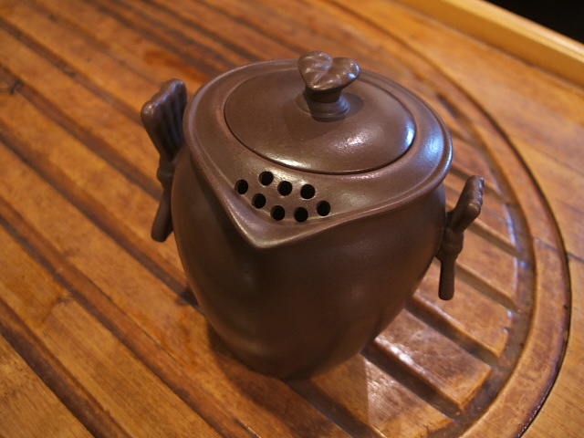 茶壺2 台湾茶器入荷！『茶壺編』: 喫茶去 一芯二葉